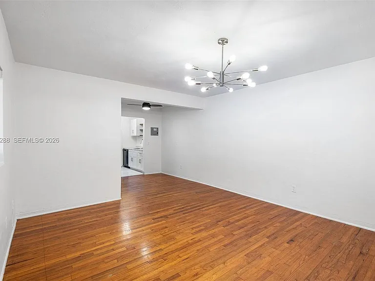 428 Collins Ave #7 — Photo 8