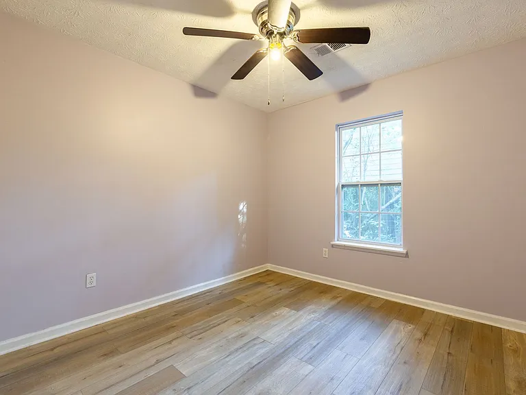 2977 Pearl St — Photo 12