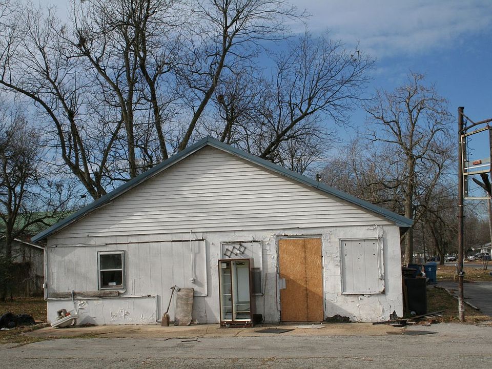 1st image of 906 S Martin Ave