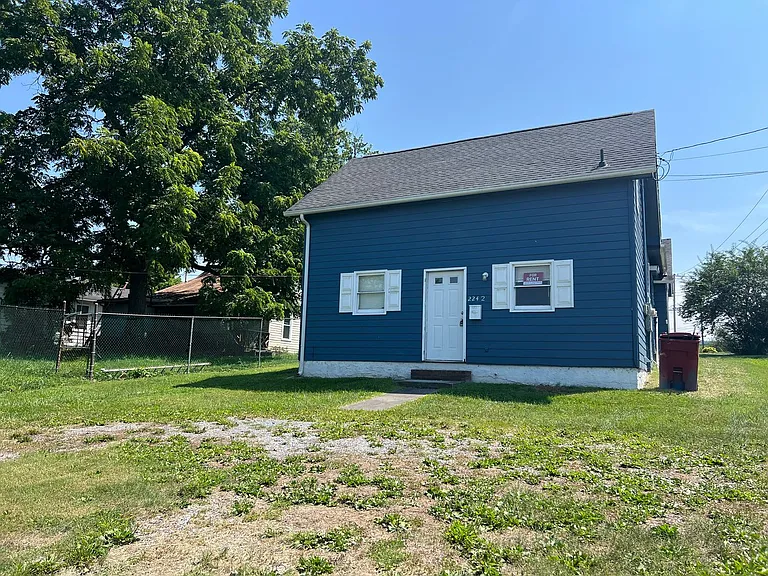 224 Lamont St — Photo 1