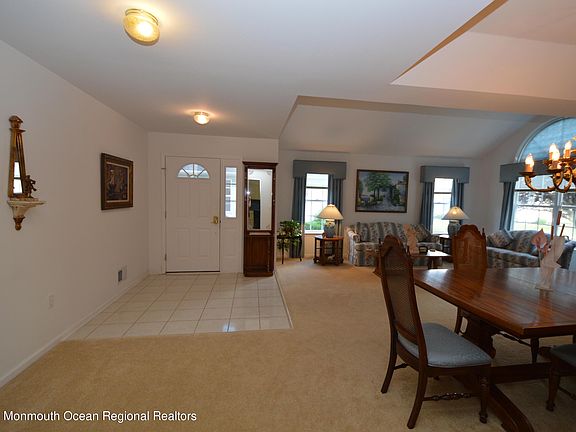 3rd image of 2744 Meadow Lake Dr