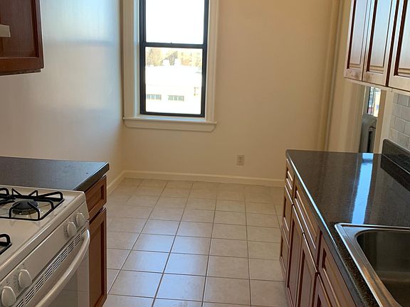 3rd image of 514 Gramatan Ave #D