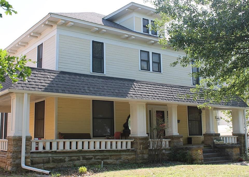 1st image of 222 W Adams Ave