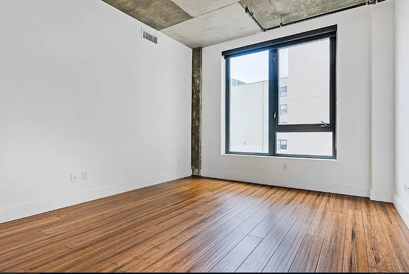 347 Berry Street — Photo 4