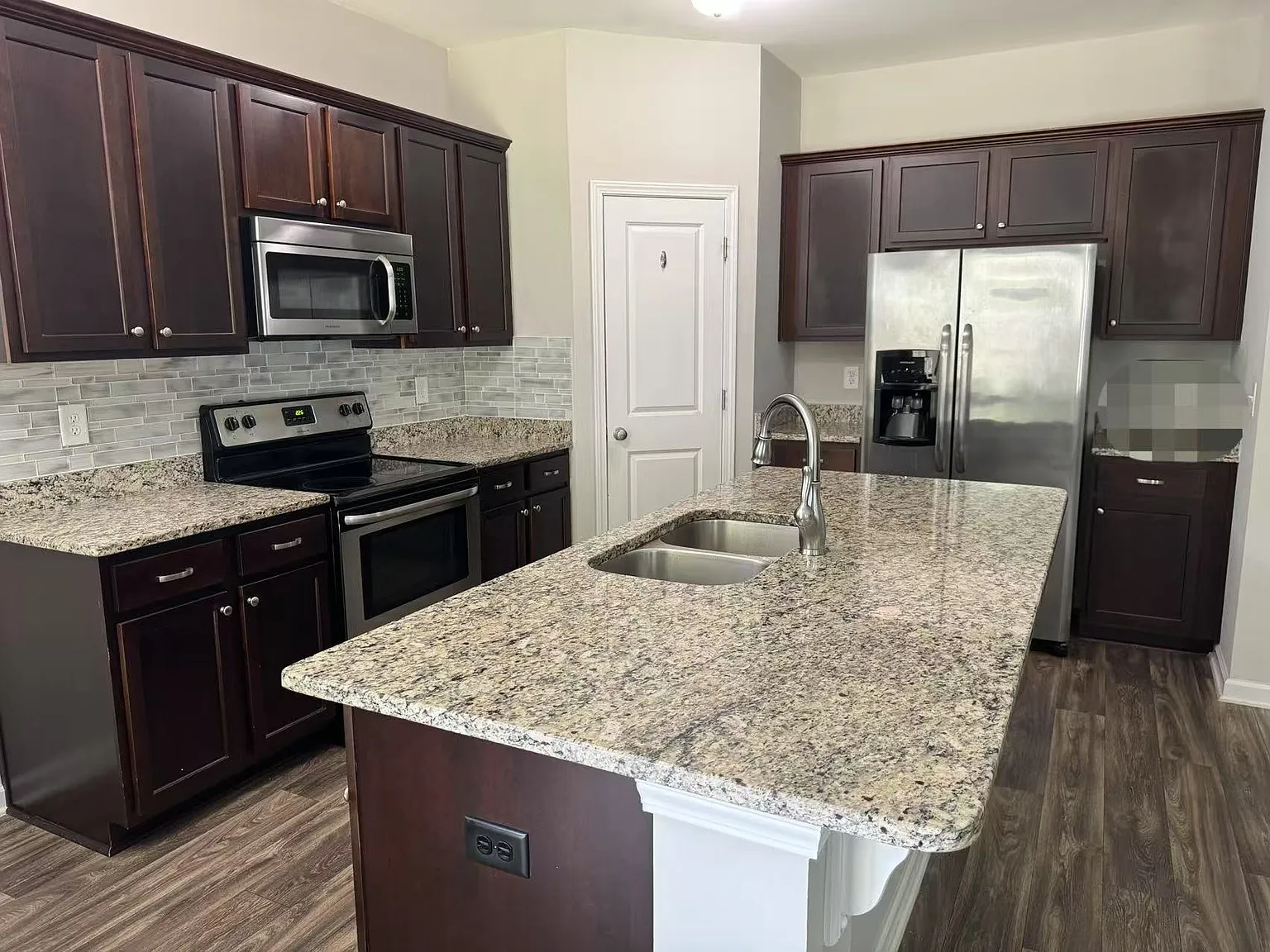 218 Harvest Glen Ln — Photo 2