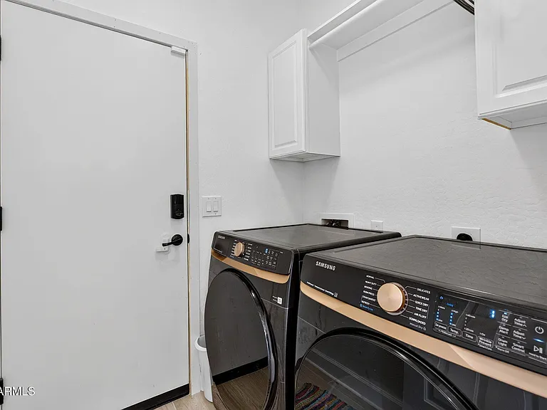 823 W Witt Ave — Photo 14