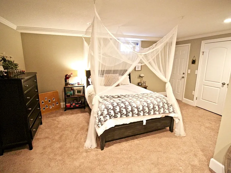 Plaza La Belle Apartments — Photo 72