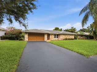 821 Ramblewood Dr, Coral Springs, FL 33071