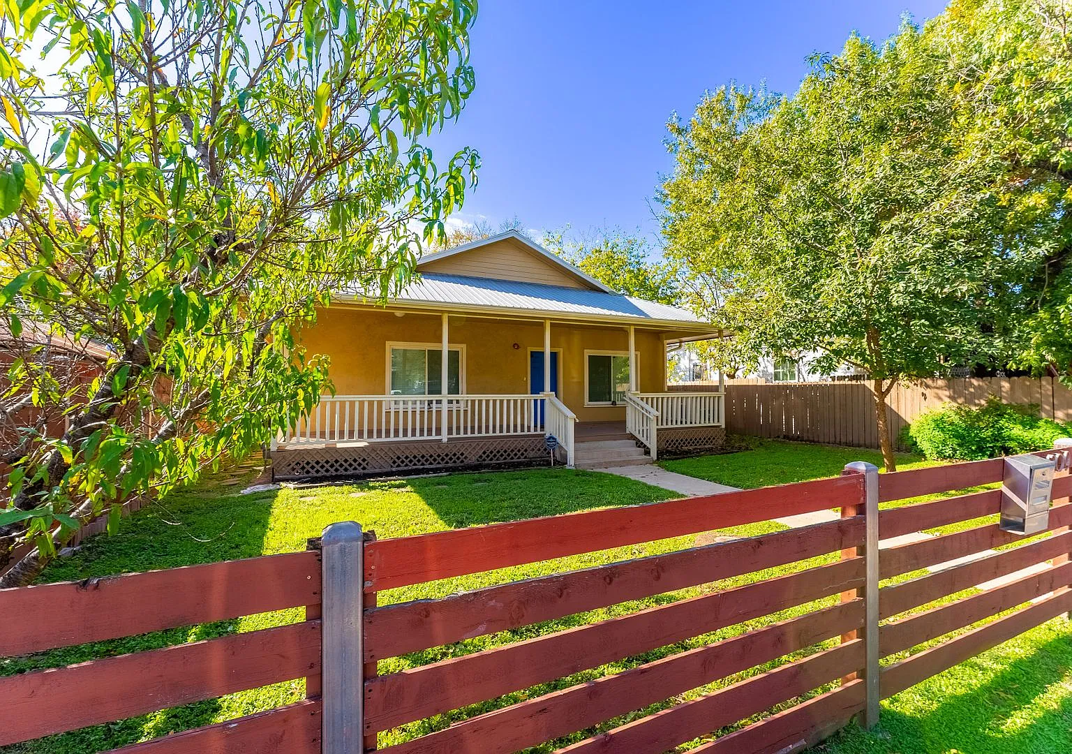 Captivating 3 Bedroom, 2 Bathroom, One-Story Retreat near Downtown ATX — Photo 2