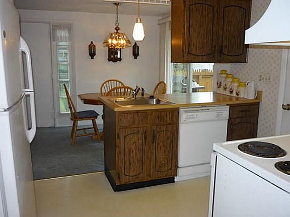 2nd image of 189 Greenway Blvd