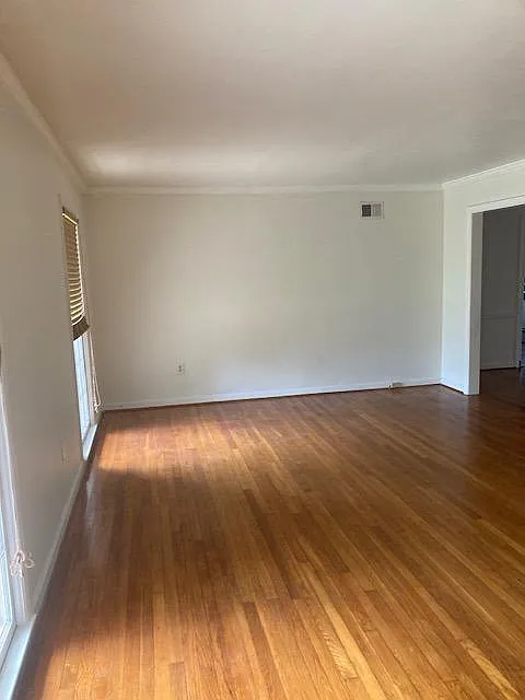 4647 Sylvan Dr — Photo 3