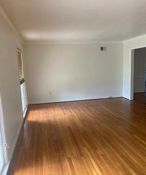 4647 Sylvan Dr — Photo 3