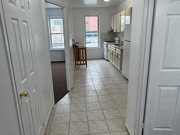 3rd image of 12414 101st Ave