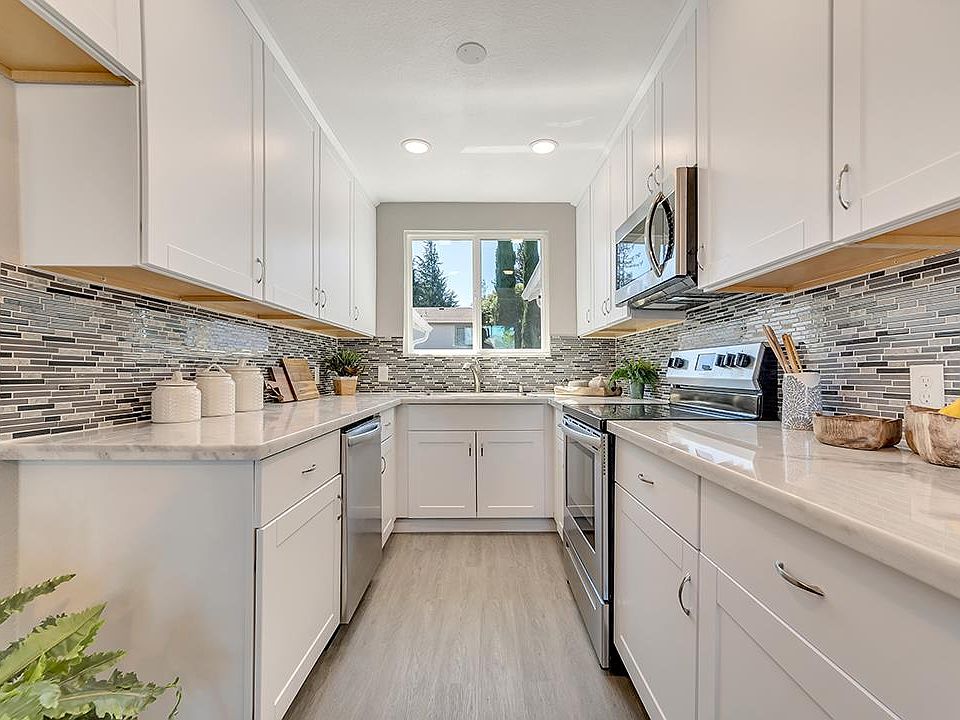 1st image of 1033 Thornton Way