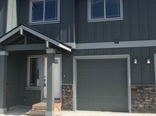 2727 SW Juniper Ave, Redmond, OR 97756