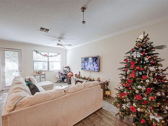 3rd image of 8506 Wingfoot Rd