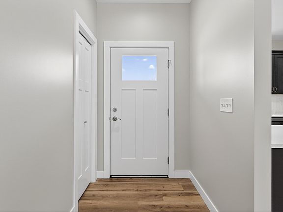 3rd image of 8 Hunting Trail Ave