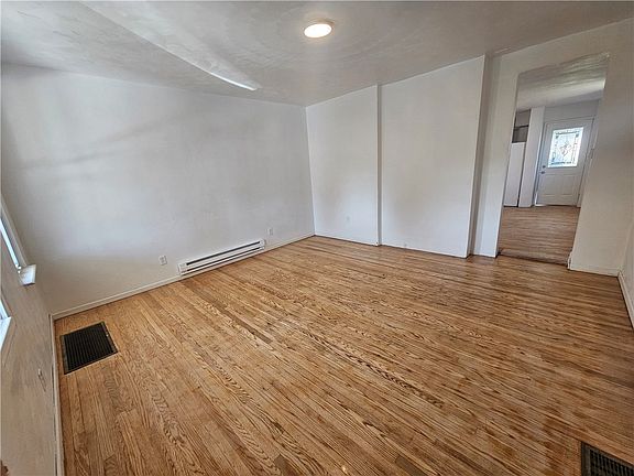5th image of 807 Hazlett Ave