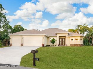 881 Huntington St NE, Palm Bay, FL 32907
