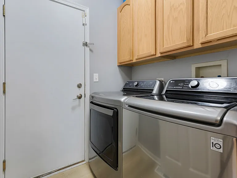 460 Vaughn Cir — Photo 19