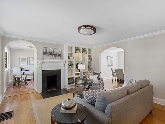 2nd image of 304 Stewart St