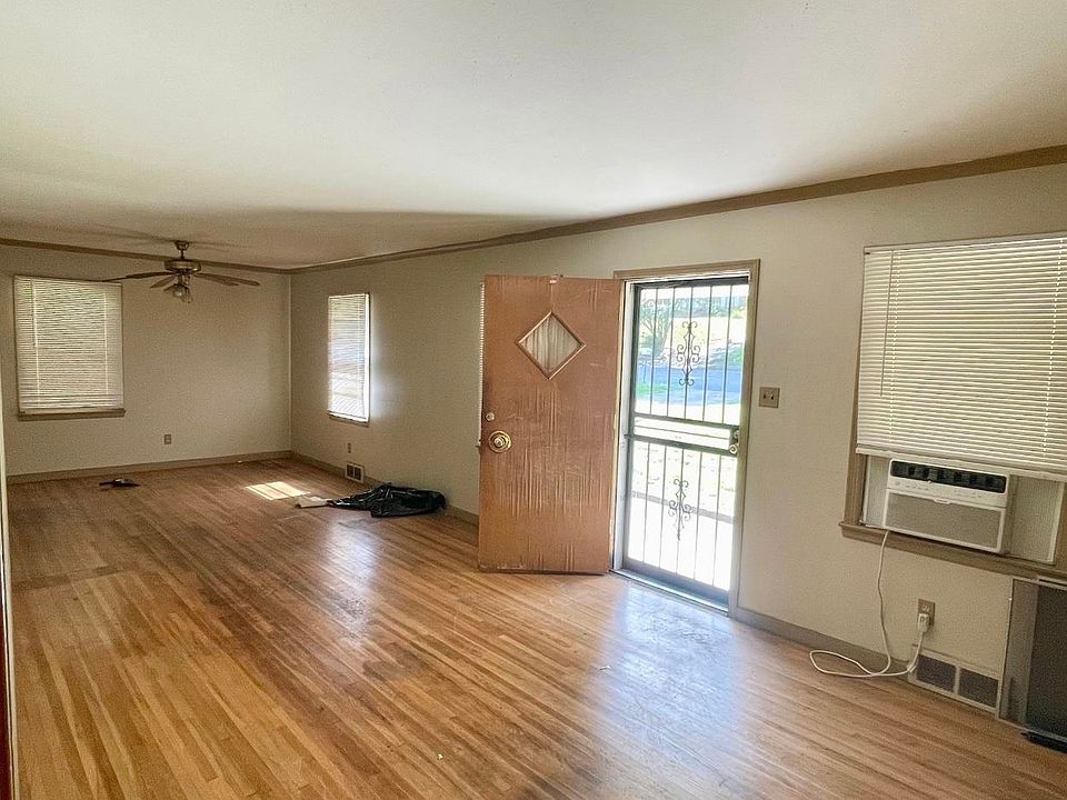 2nd image of 3840 Argonne St