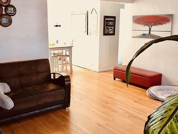 2nd image of 6821 N Hamilton Ave APT 1W