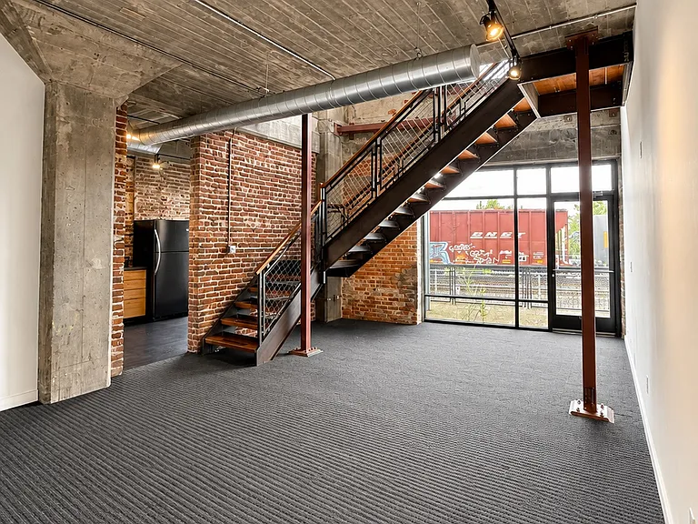 103 E Sprague Ave #207 — Photo 4