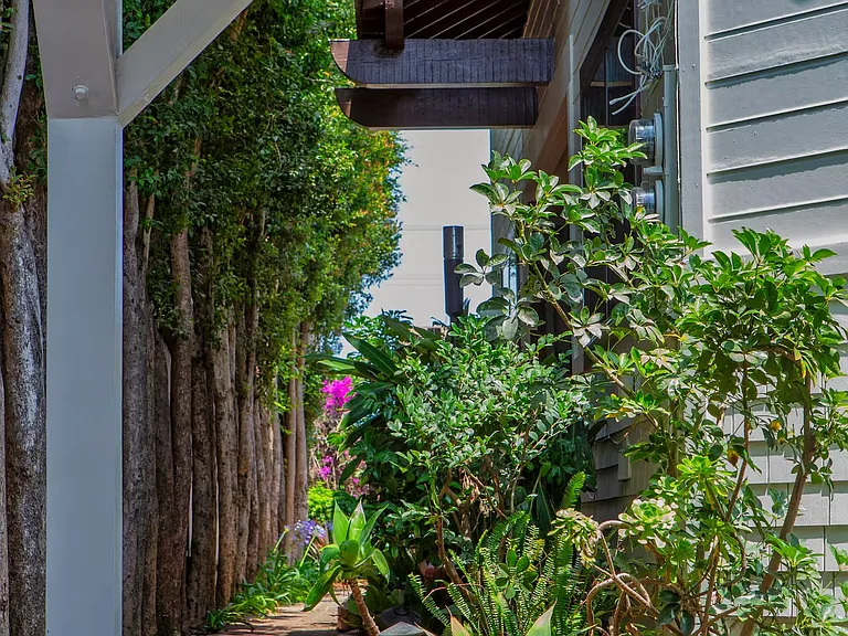656 Broadway St — Photo 21