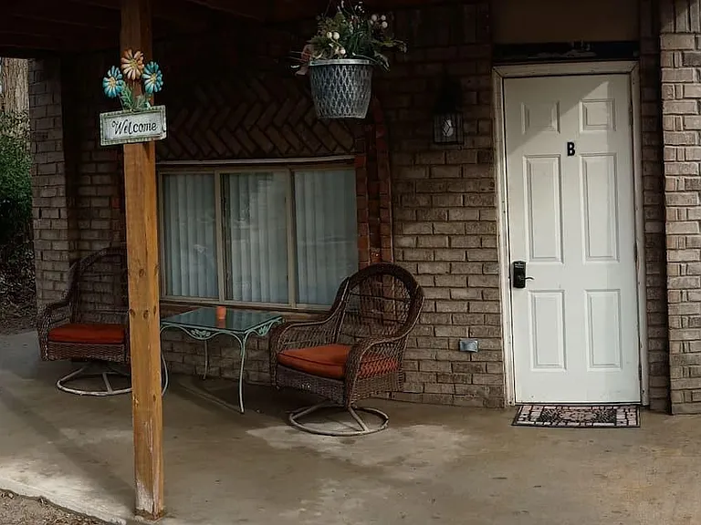 681 Peachers Mill Rd #B — Photo 4