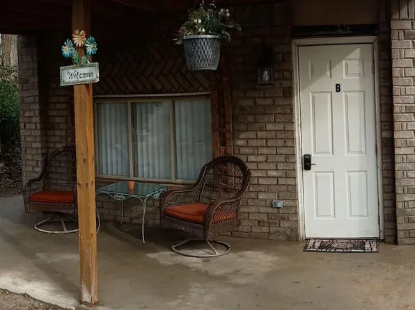 681 Peachers Mill Rd #B, Clarksville, TN 37042