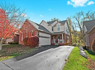 6947 Stonewood Place Dr, Clarkston, MI 48346