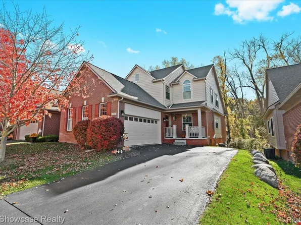 6947 Stonewood Place Dr, Clarkston, MI 48346