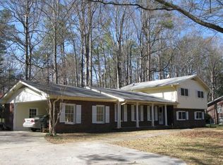 6121 Oakridge Dr, Morrow, GA 30260