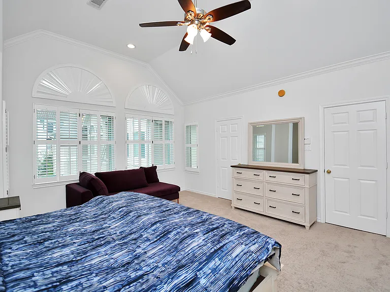 1019 Marconi St — Photo 15