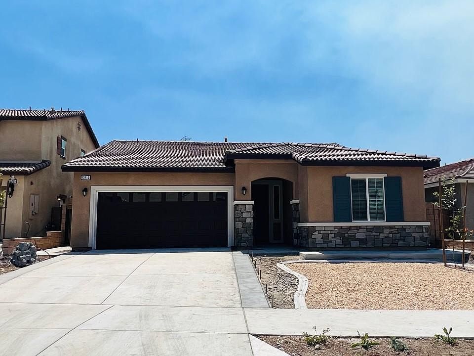 1st image of 15715 Kings Peak Dr