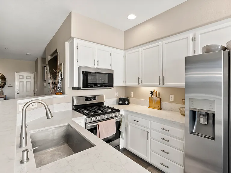 537 Sweet Pea Pl — Photo 13