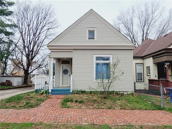 1114 N 12th St, Saint Joseph, MO 64501