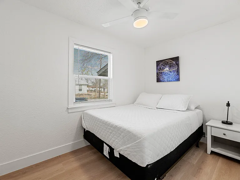 914 E Standifer St — Photo 14