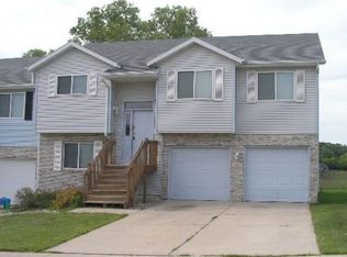 217 Parador Pl, Cottage Grove, WI 53527