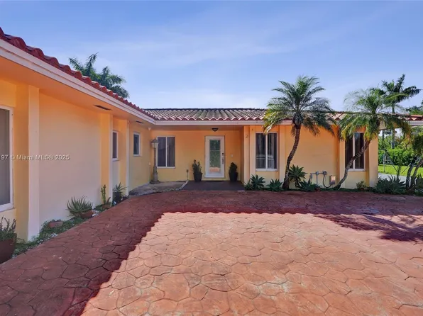 2 NE 160th St, Miami, FL 33162