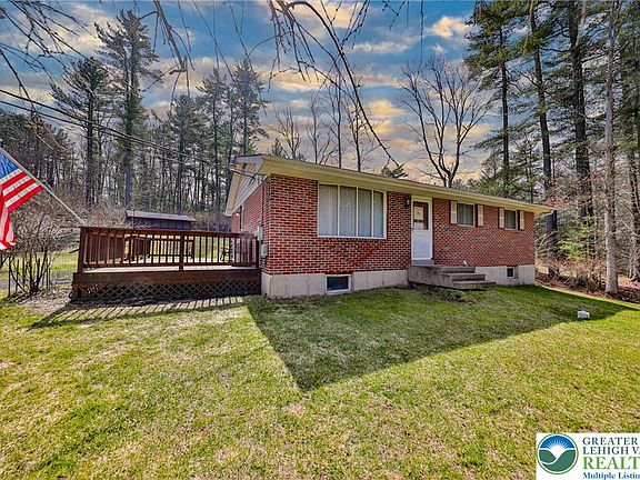 3rd image of 1481 Sherwood Forest Rd