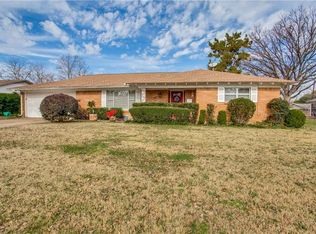 328 SW Dian St, Burleson, TX 76028