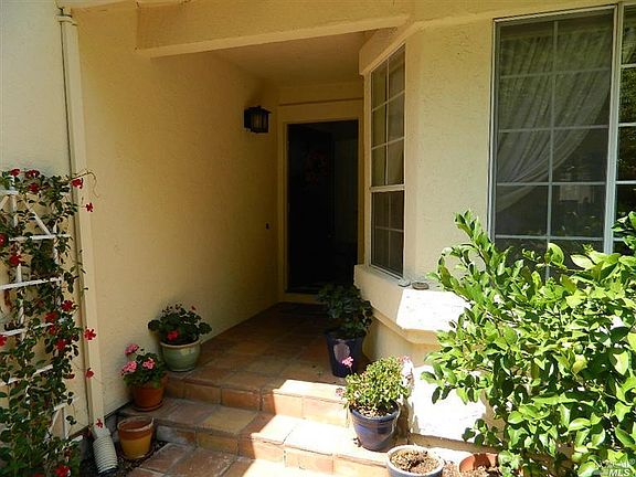 3rd image of 205 La Quinta Dr