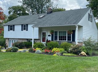 201 Lower Valley Rd, North Wales, PA 19454