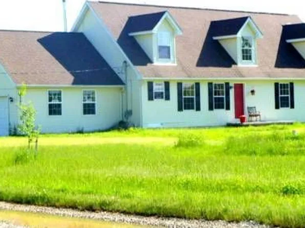 9355 Crofoot Rd, Fowlerville, MI 48836