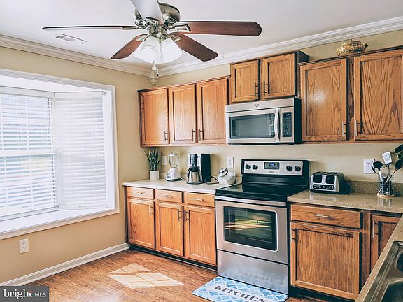 4th image of 413 Mayfair Pl #199