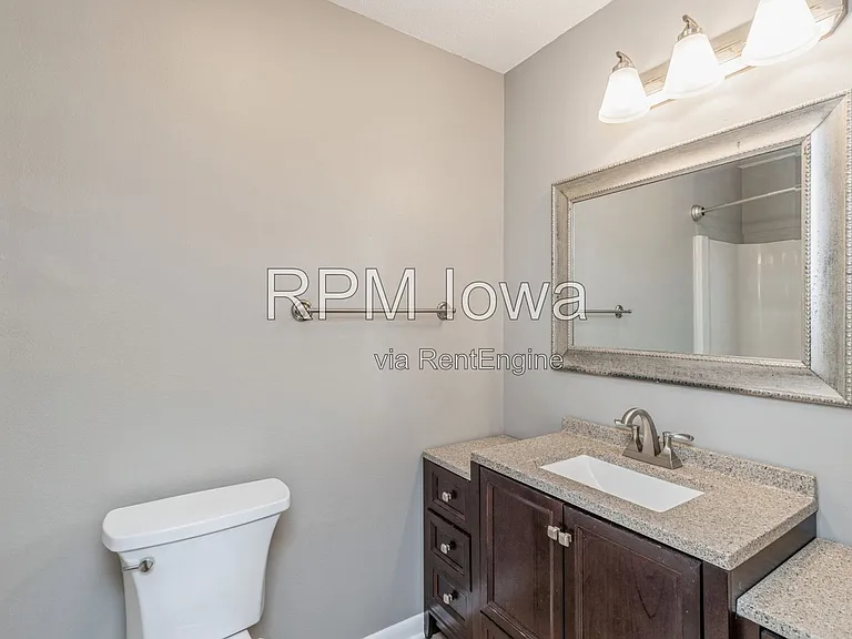 2079 NW Hickory Ln — Photo 11