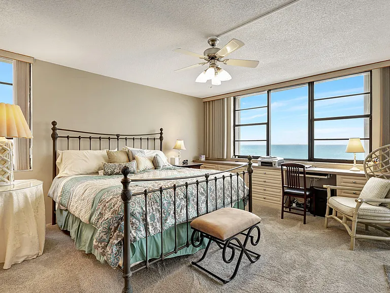 840 Ocean Dr #806 — Photo 27