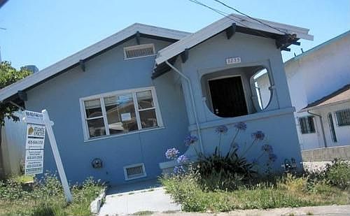 2nd image of 3235 Hyde St